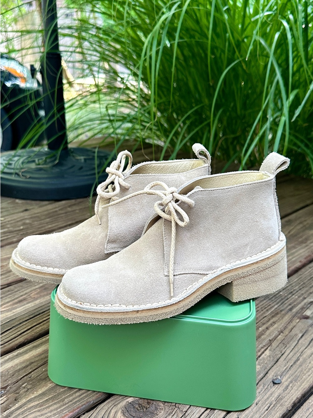 NIB Vintage Calvin Klein Light Beige Sand Suede Hannah Ankle Boots Size 6.5